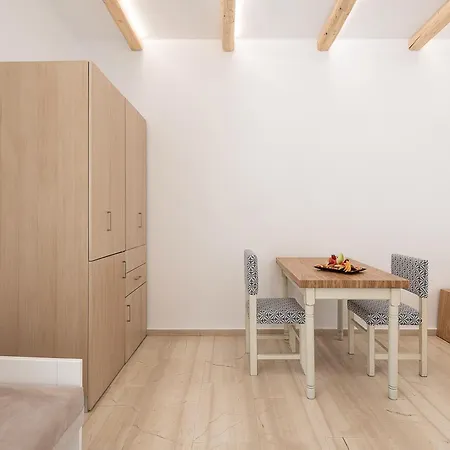 Vergina 4*